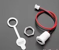 1 prise USB-C femelle vissable
